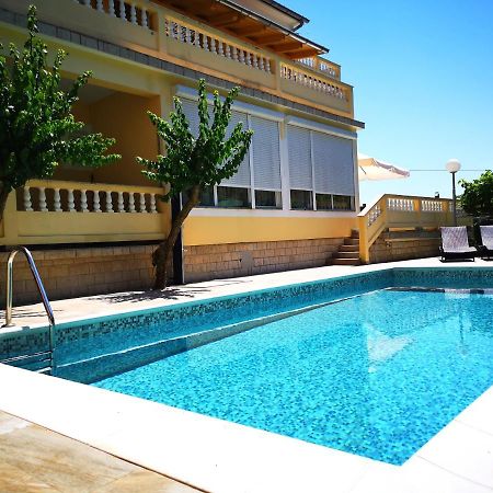 Apartments With A Swimming Pool Banjol, Rab - 11382 Ngoại thất bức ảnh