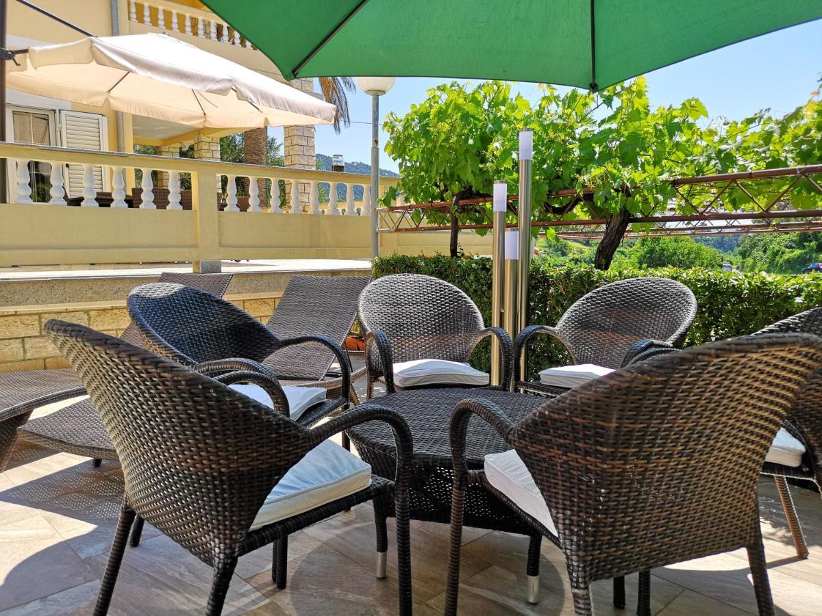 Apartments With A Swimming Pool Banjol, Rab - 11382 Ngoại thất bức ảnh