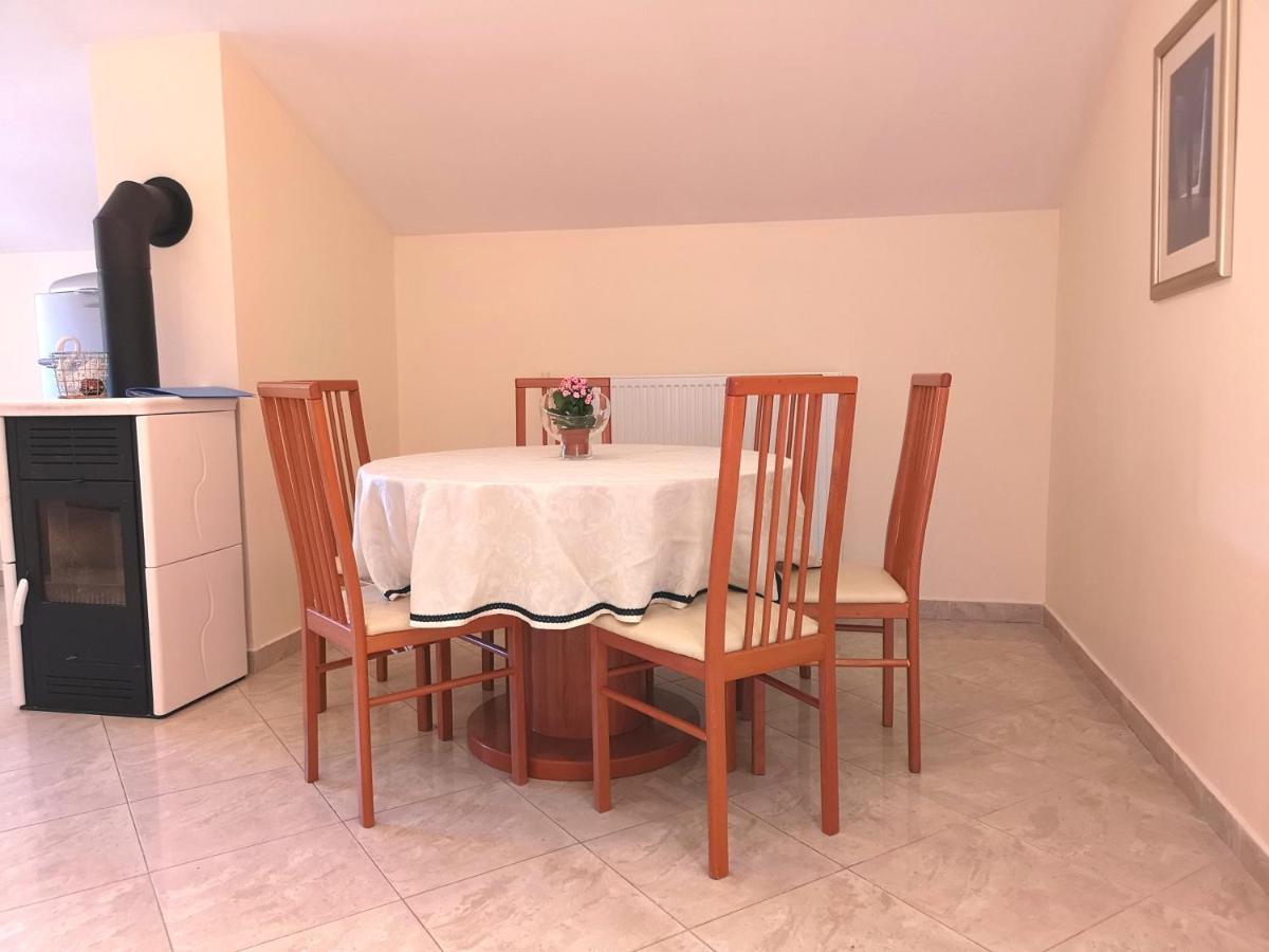 Apartments With A Swimming Pool Banjol, Rab - 11382 Ngoại thất bức ảnh