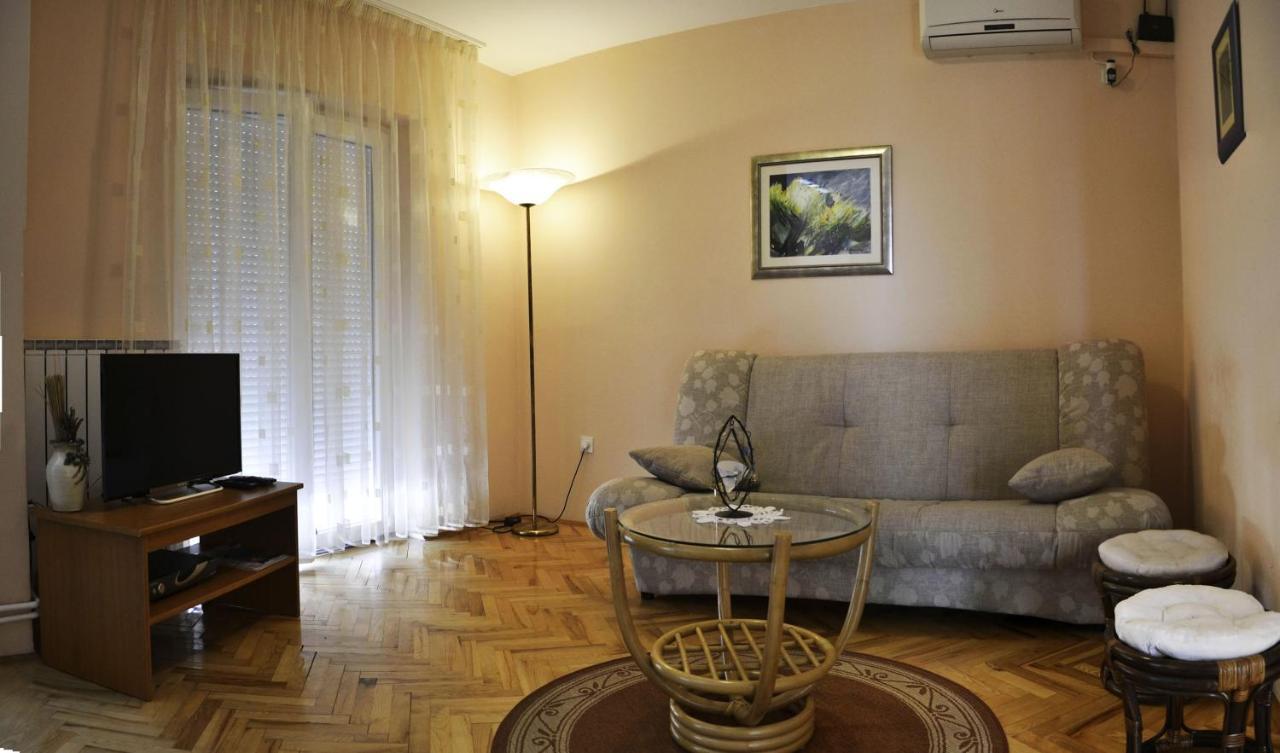 Apartments With A Swimming Pool Banjol, Rab - 11382 Ngoại thất bức ảnh