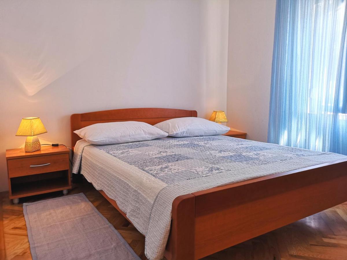 Apartments With A Swimming Pool Banjol, Rab - 11382 Ngoại thất bức ảnh