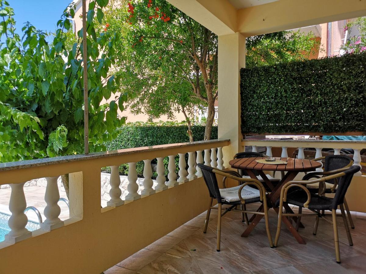 Apartments With A Swimming Pool Banjol, Rab - 11382 Ngoại thất bức ảnh