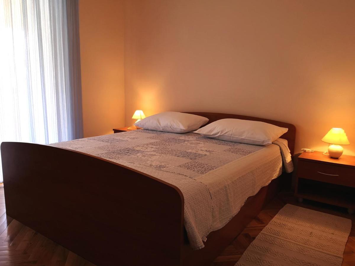 Apartments With A Swimming Pool Banjol, Rab - 11382 Ngoại thất bức ảnh