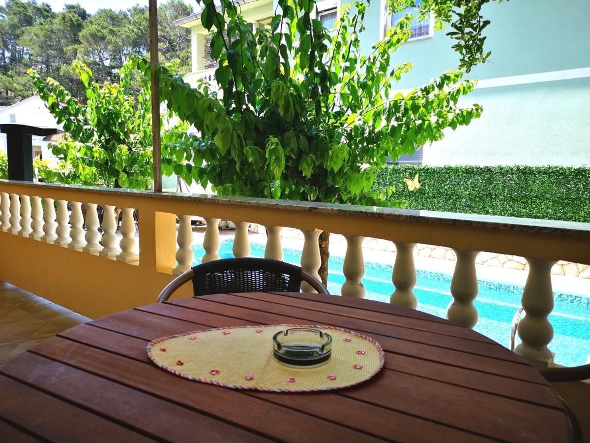 Apartments With A Swimming Pool Banjol, Rab - 11382 Ngoại thất bức ảnh