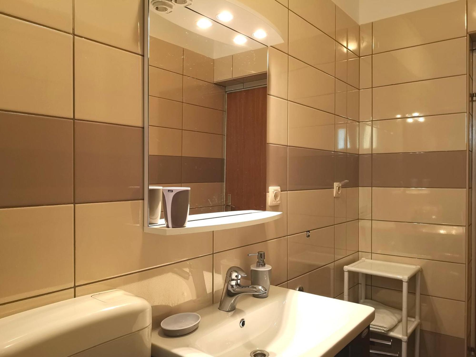 Apartments With A Swimming Pool Banjol, Rab - 11382 Phòng bức ảnh