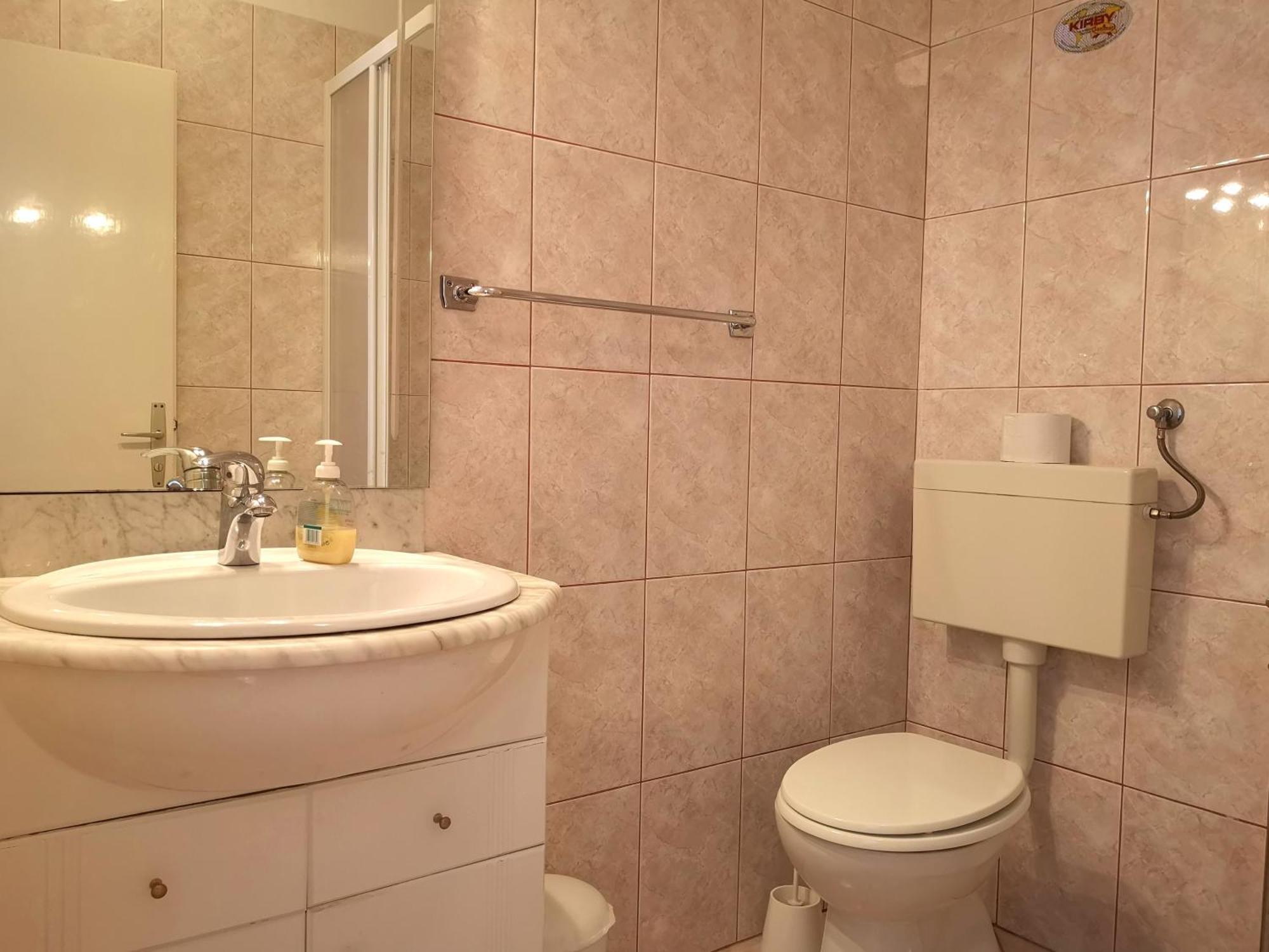 Apartments With A Swimming Pool Banjol, Rab - 11382 Phòng bức ảnh