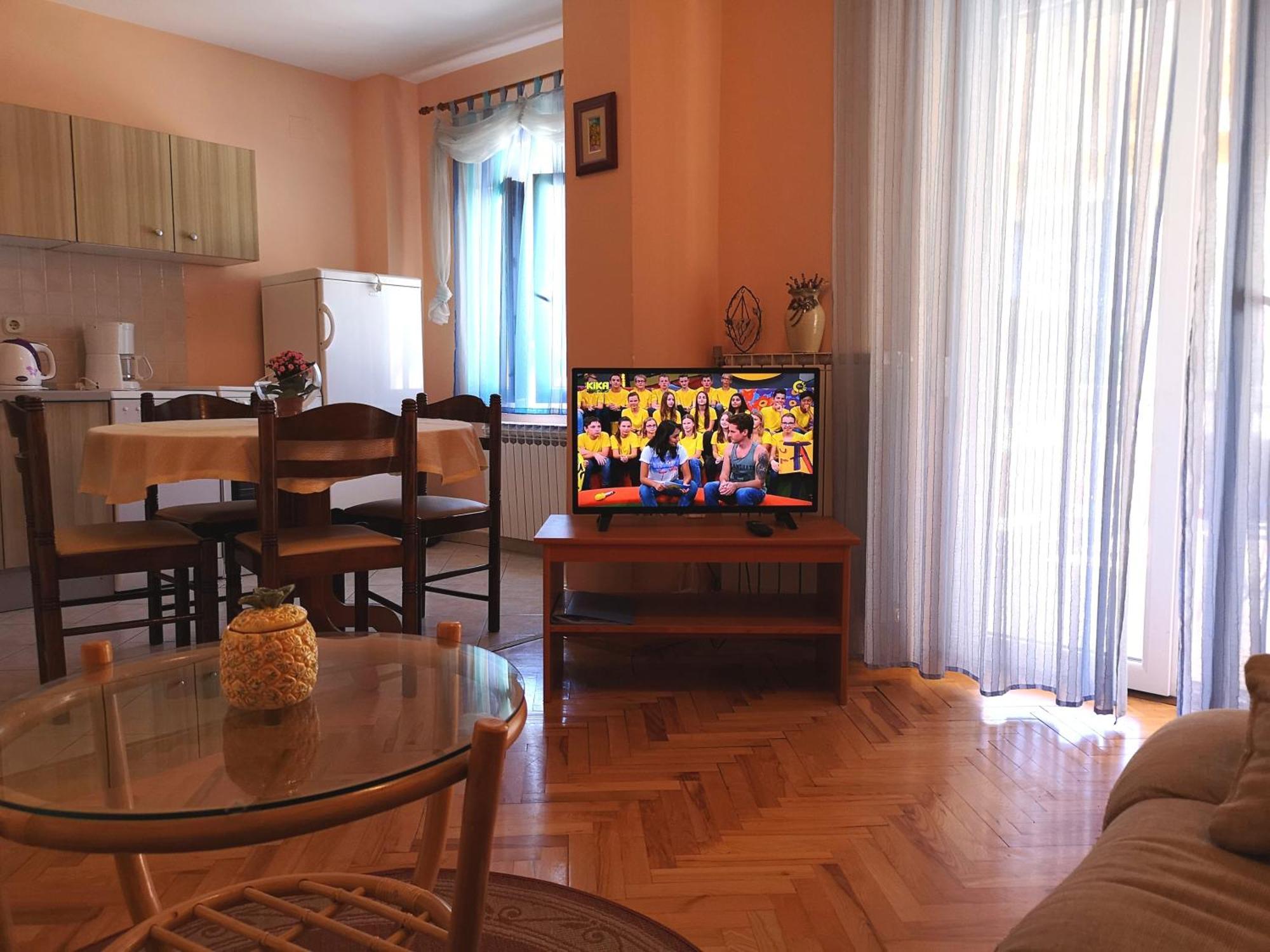 Apartments With A Swimming Pool Banjol, Rab - 11382 Phòng bức ảnh