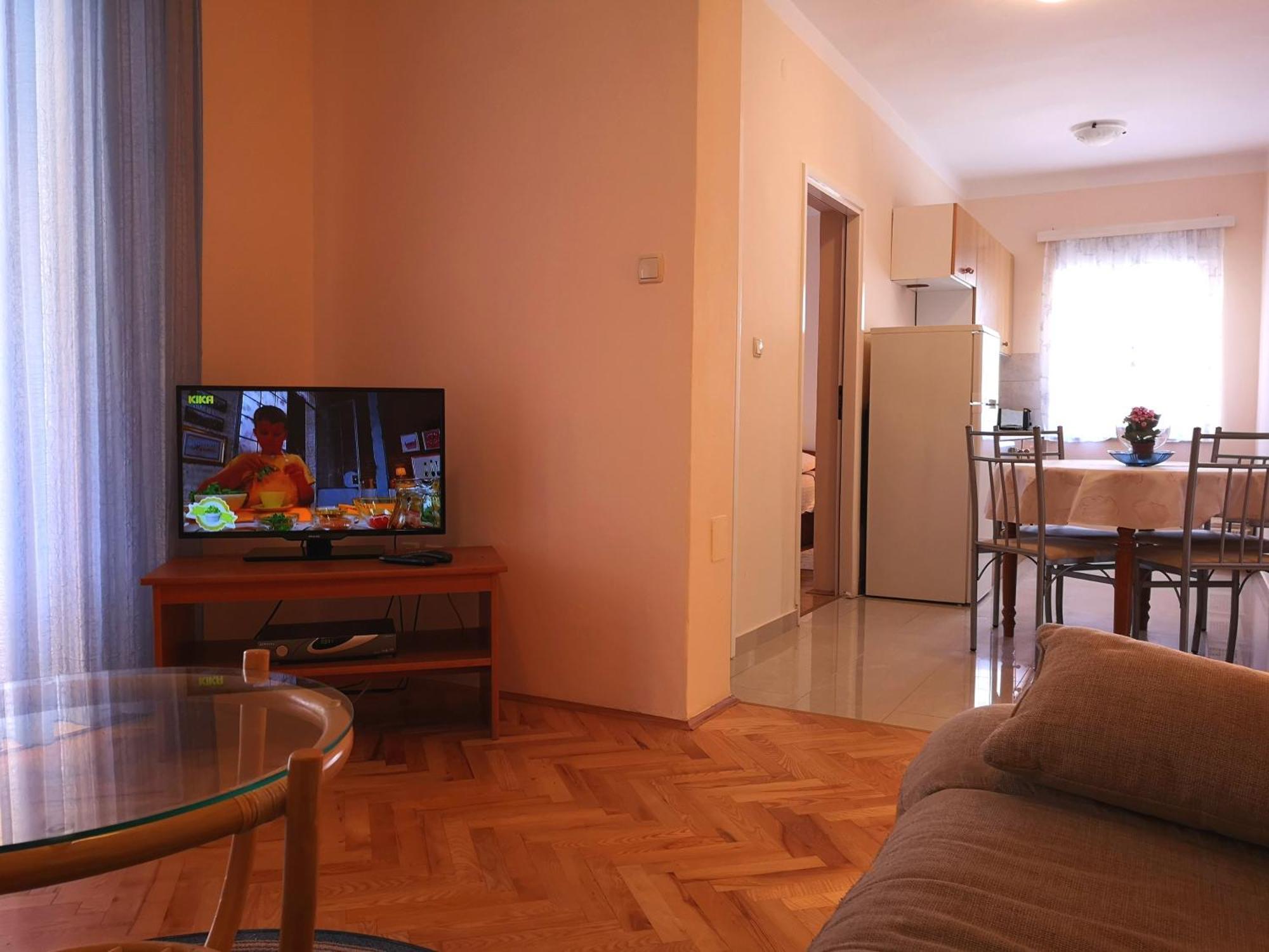 Apartments With A Swimming Pool Banjol, Rab - 11382 Phòng bức ảnh