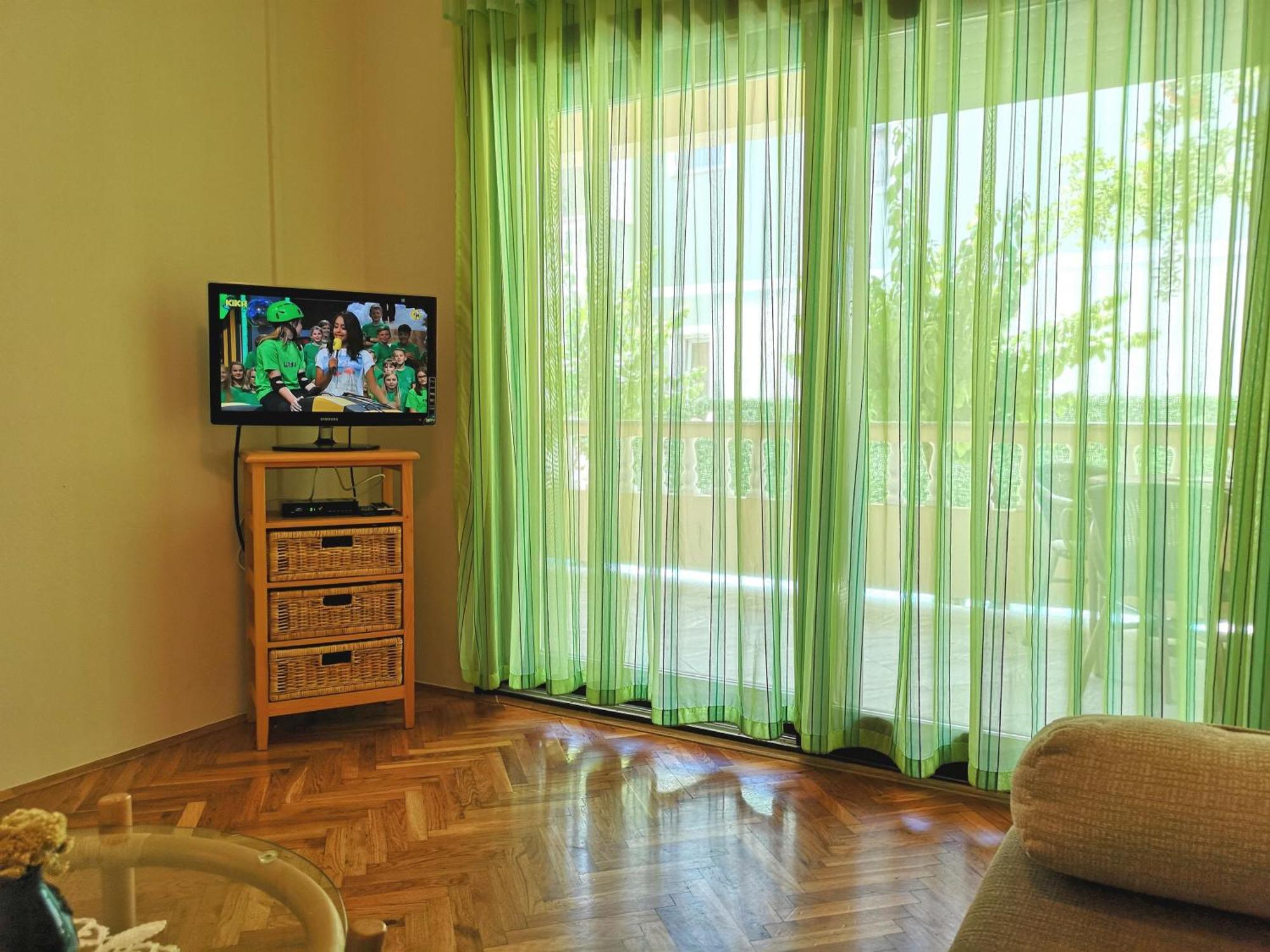 Apartments With A Swimming Pool Banjol, Rab - 11382 Phòng bức ảnh